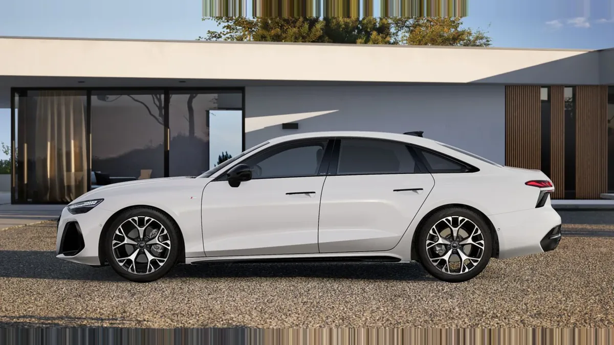 Audi A6 TDI 150kW (204CV) S Tronic Black Line de renting para Burgos — Lateral