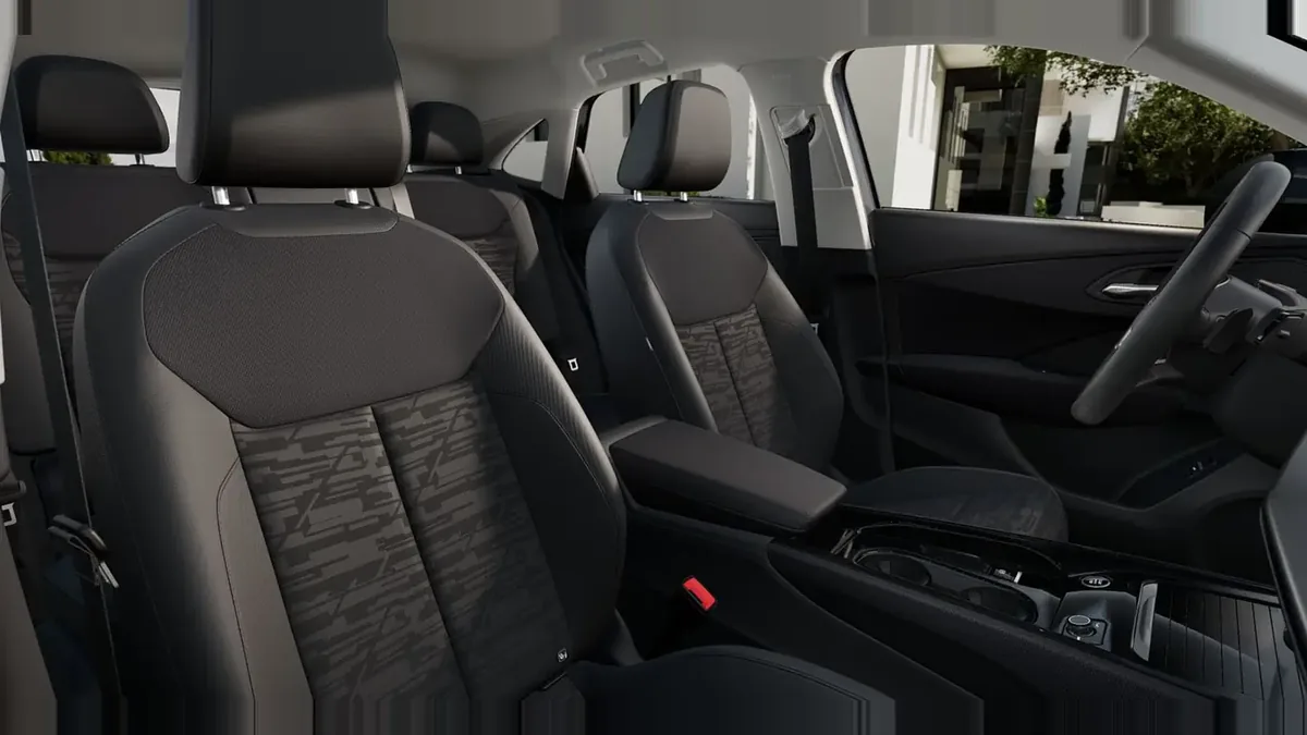 Audi Q3 Sportback Advanced TDI 110kW S Tronic de renting para Burgos — vista 8