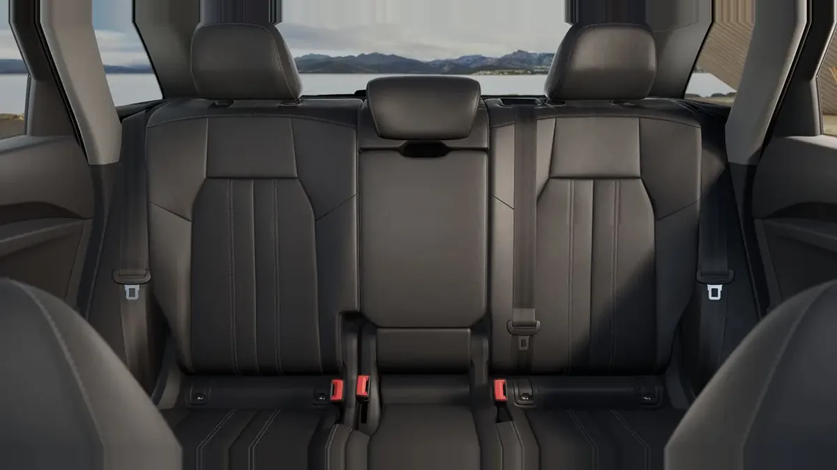 Audi Q5 Advanced e-hybrid quattro 220kW S tronic de renting para Burgos — vista 6