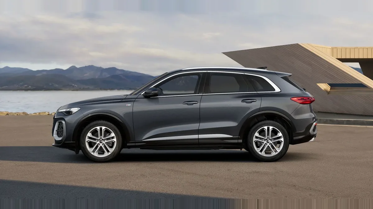 Audi Q5 SUV S line Edition TDI Quattro S Tronic de renting para Burgos — Lateral