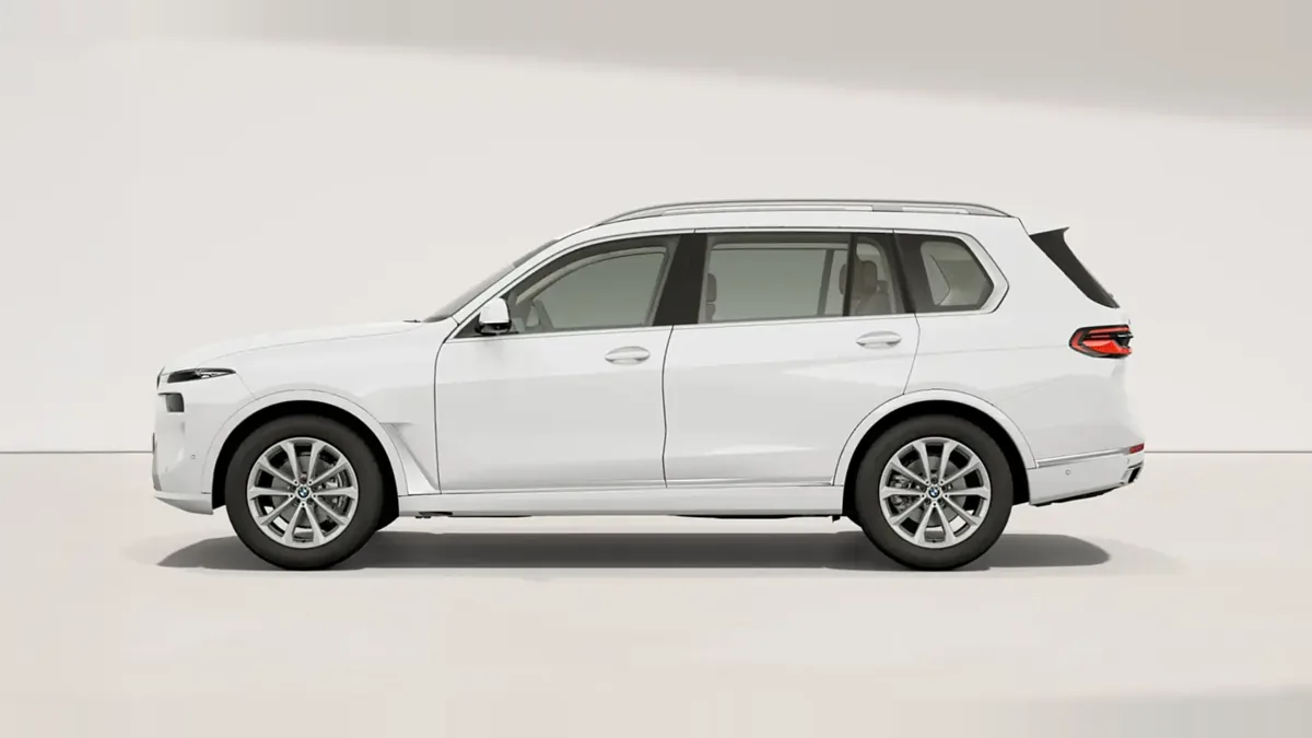 BMW X7 xDrive40i de renting para Burgos — Lateral