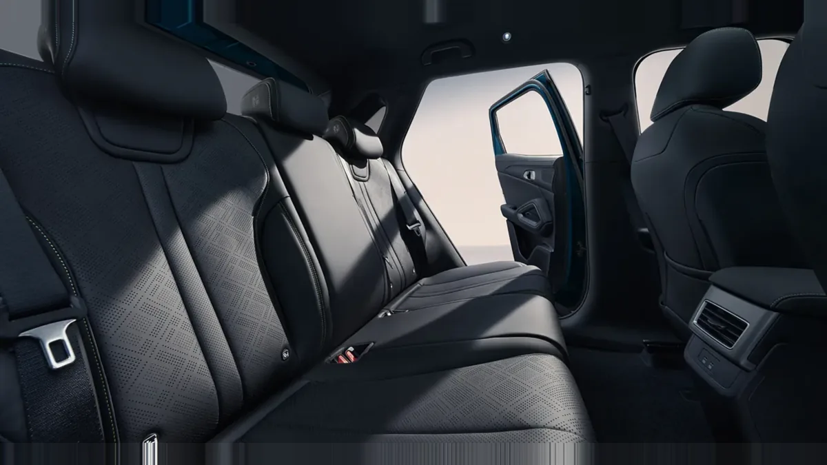BYD ATTO 2 DM-i Active de renting para Burgos — vista 10