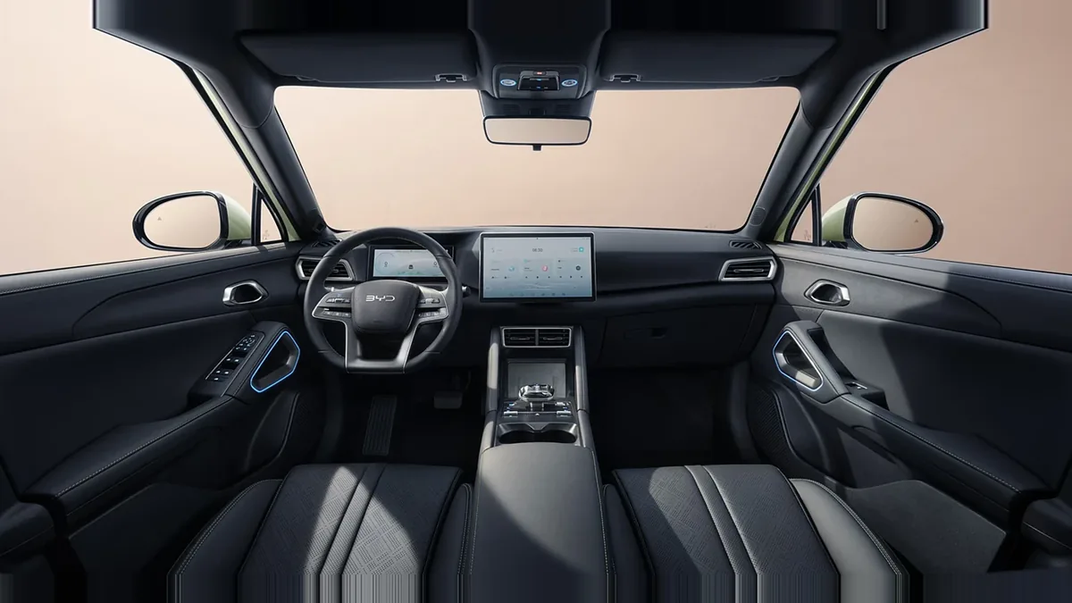 BYD Atto 2 DM-i Boost 156kW de renting para Burgos — Delantera