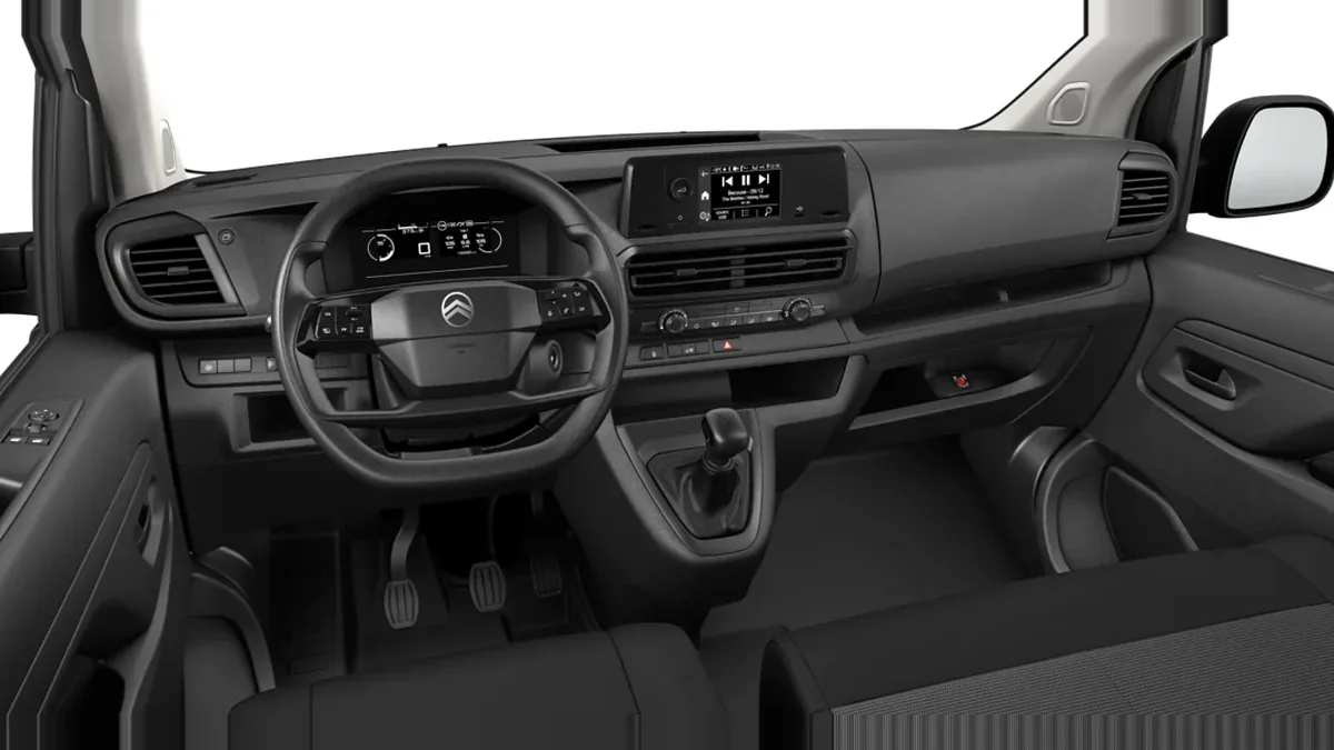 Citroën Jumpy Doble Cabina Plegable Talla M BlueHDi 120 S&S de renting para Burgos — Delantera