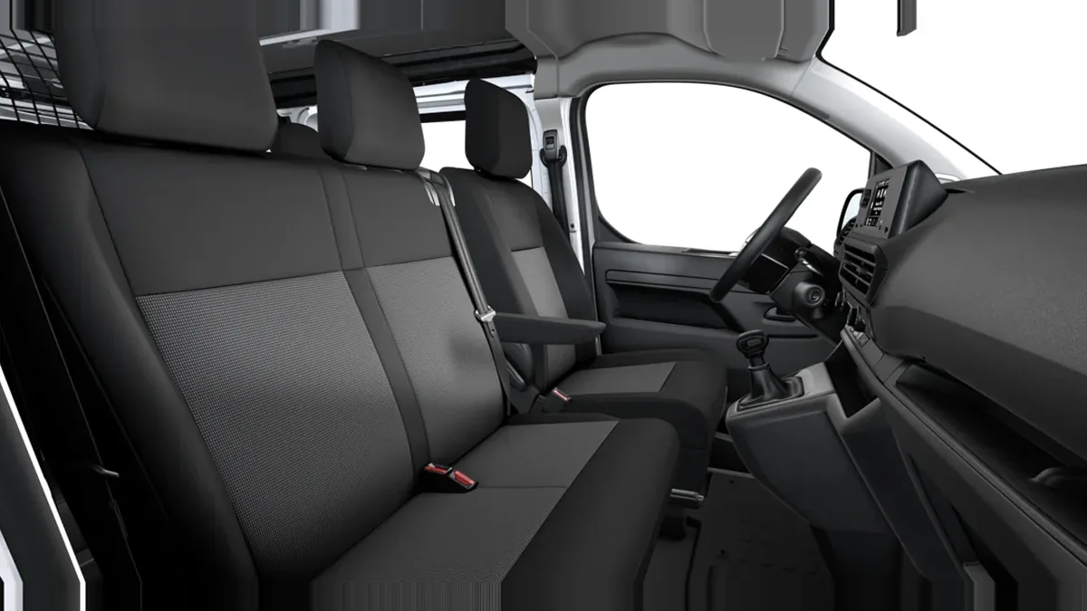 Citroën Jumpy Doble Cabina Plegable Talla M BlueHDi 120 S&S de renting para Burgos — Interior