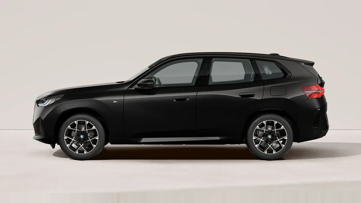 BMW X3 20d xDrive de renting para Burgos — Lateral
