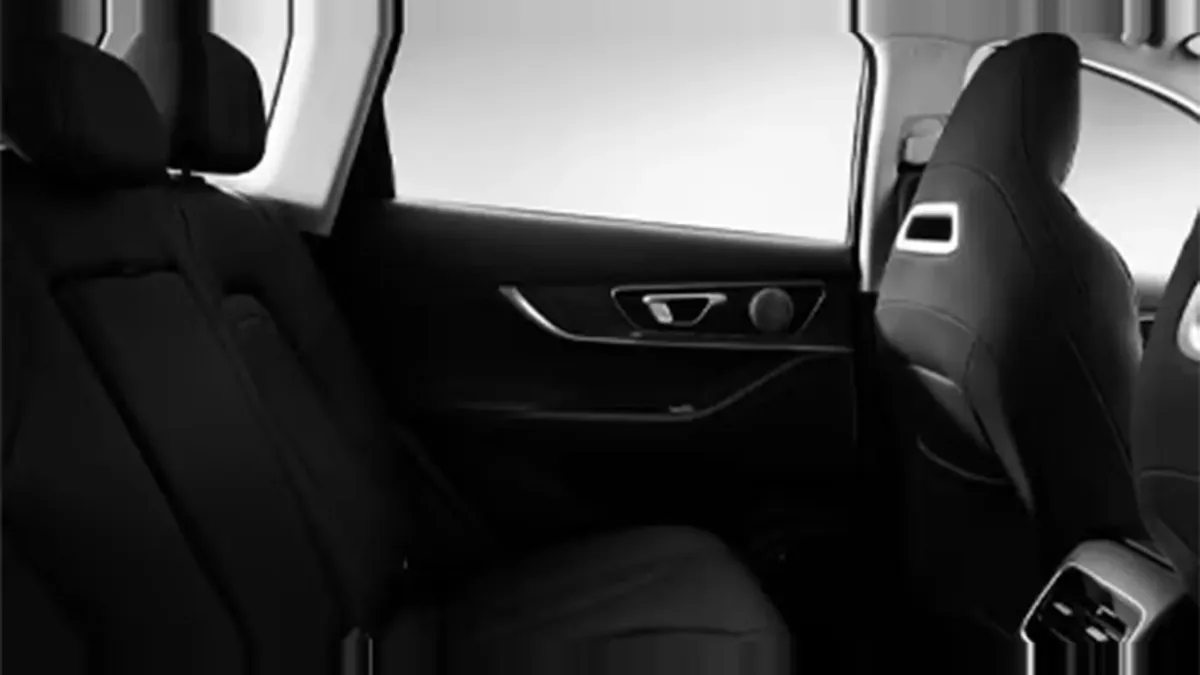 Ebro S700 1.6 TGDI Luxury 7 DCT LUXURY de renting para Burgos — Interior
