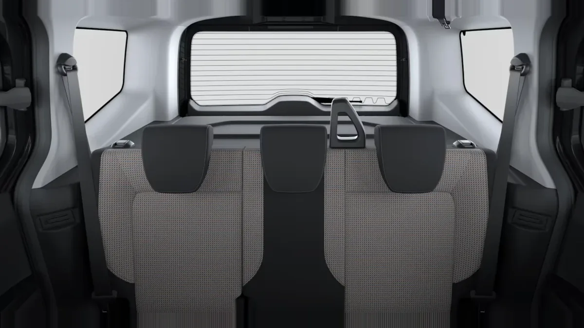 Ford TOURNEO COURIER KOMBI ECOBOOST 1.0 125CV de renting para Burgos — vista 6