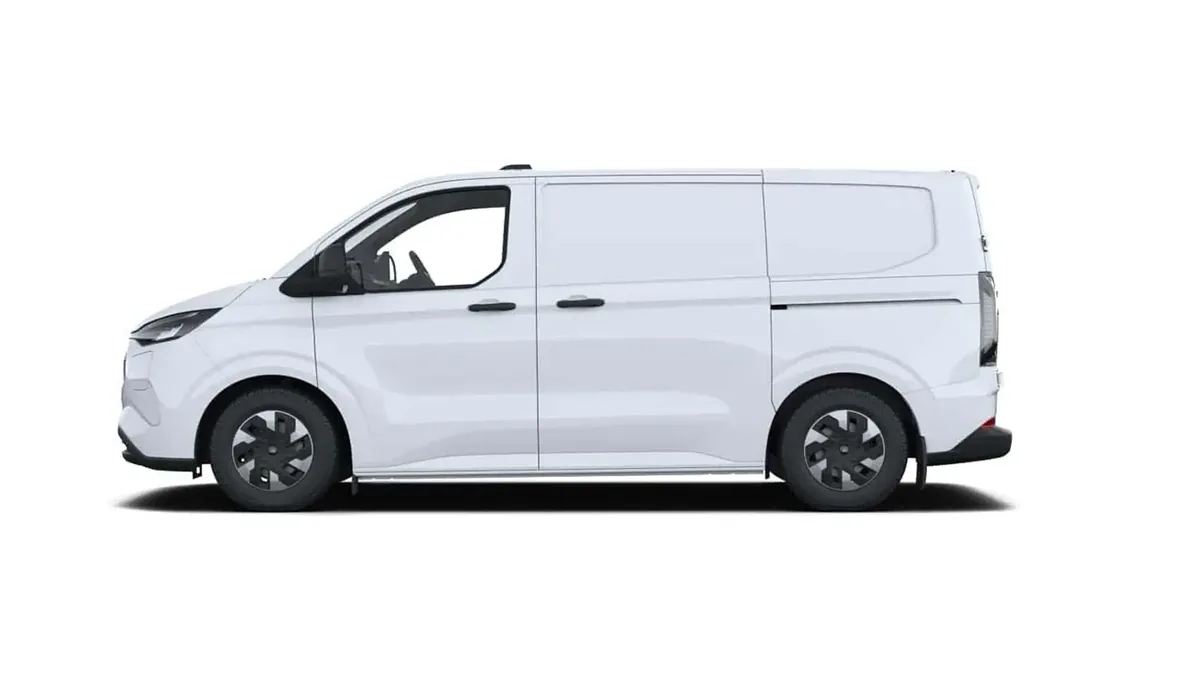 Ford Transit Custom Van 320 L1 BEV Trend 136cv AT de renting para Burgos — Lateral