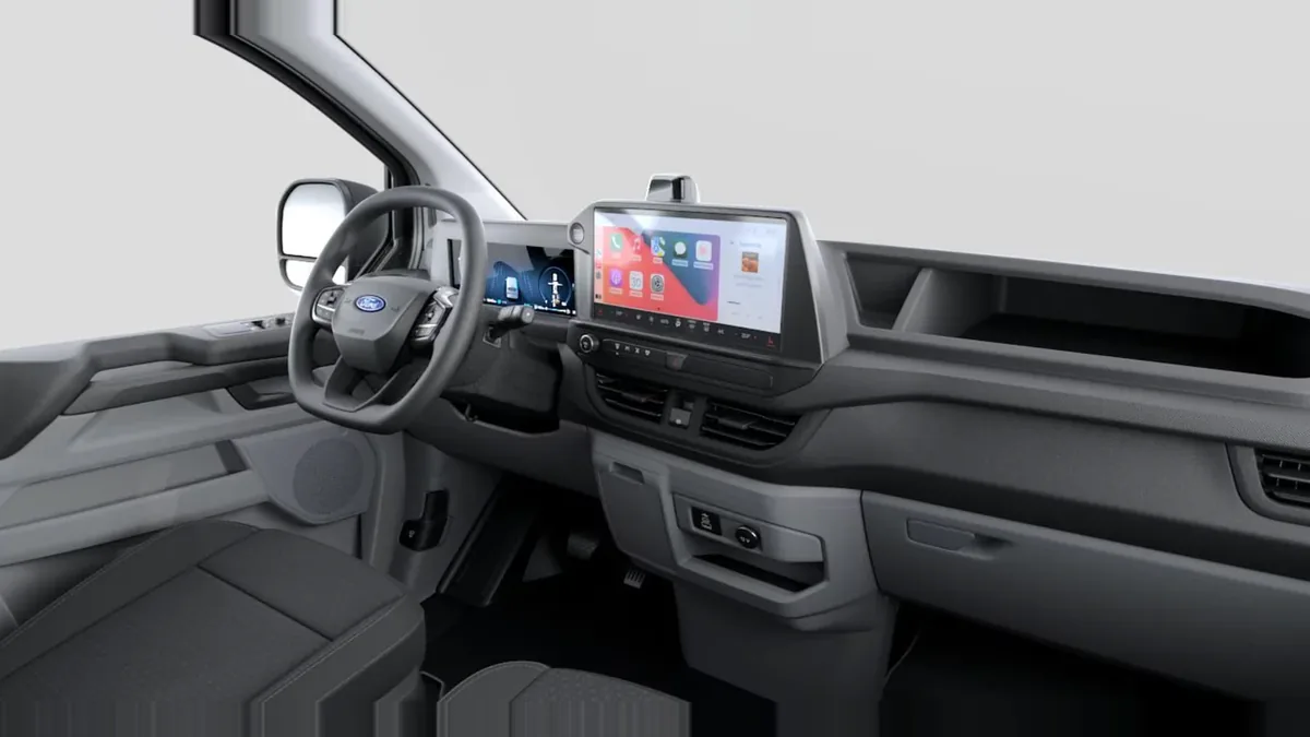 Ford TRANSIT Kombi 2.5 Duratec PHEV 171 340 L1 Trend de renting para Burgos — Delantera