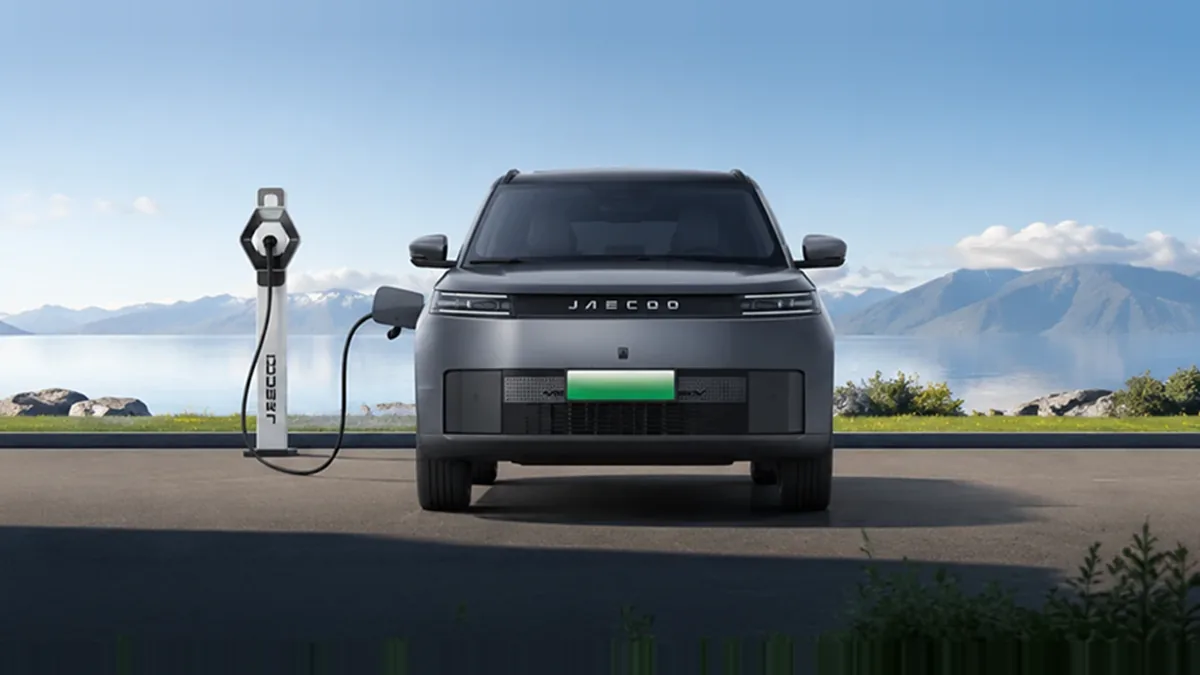 Jaecoo 5 EV Pure 155kW (211CV) 61kWh de renting para Burgos — Trasera