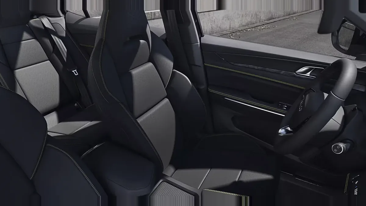 Lynk & Co 01 1.5 PHEV Core de renting para Burgos — Interior