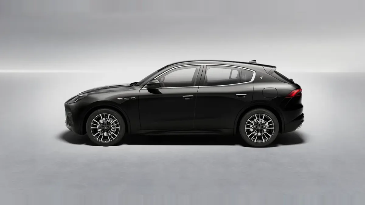 Maserati Grecale L4 MHEV 300CV AWD de renting para Burgos — Delantera