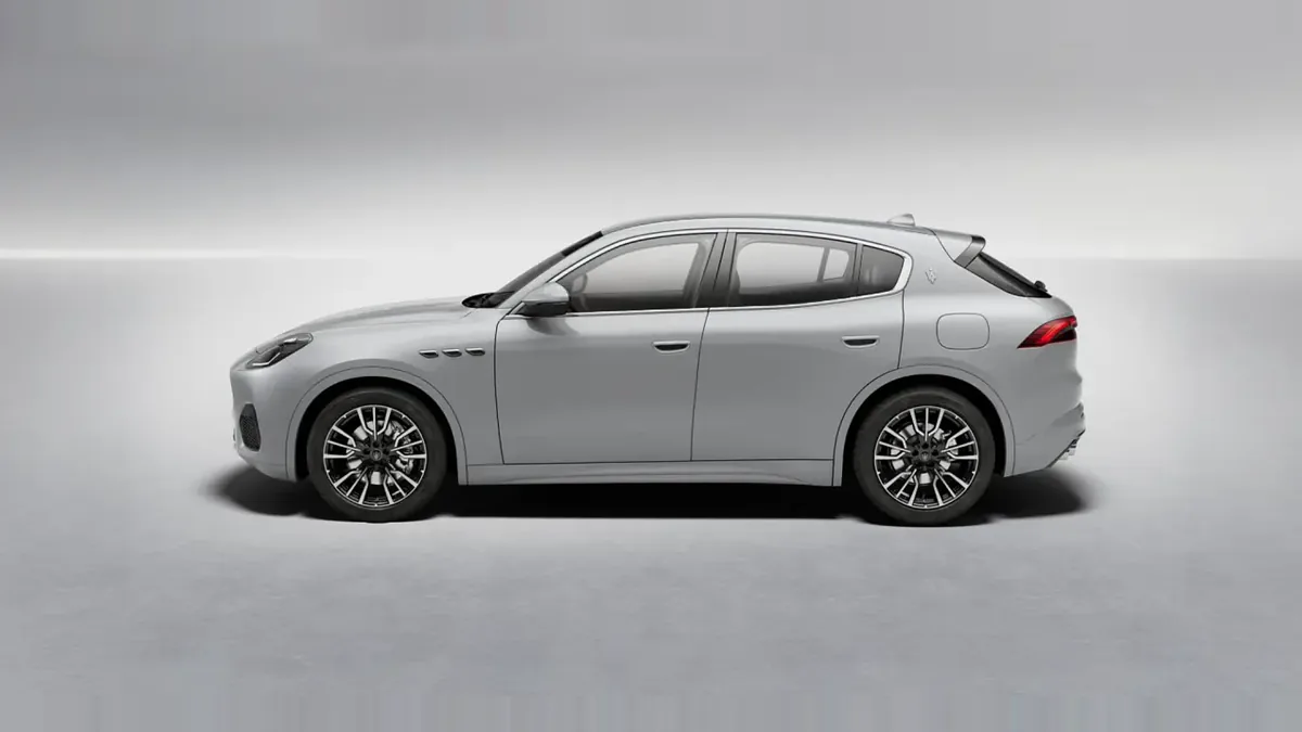 Maserati Grecale L4 MHEV 300CV AWD de renting para Burgos — Lateral