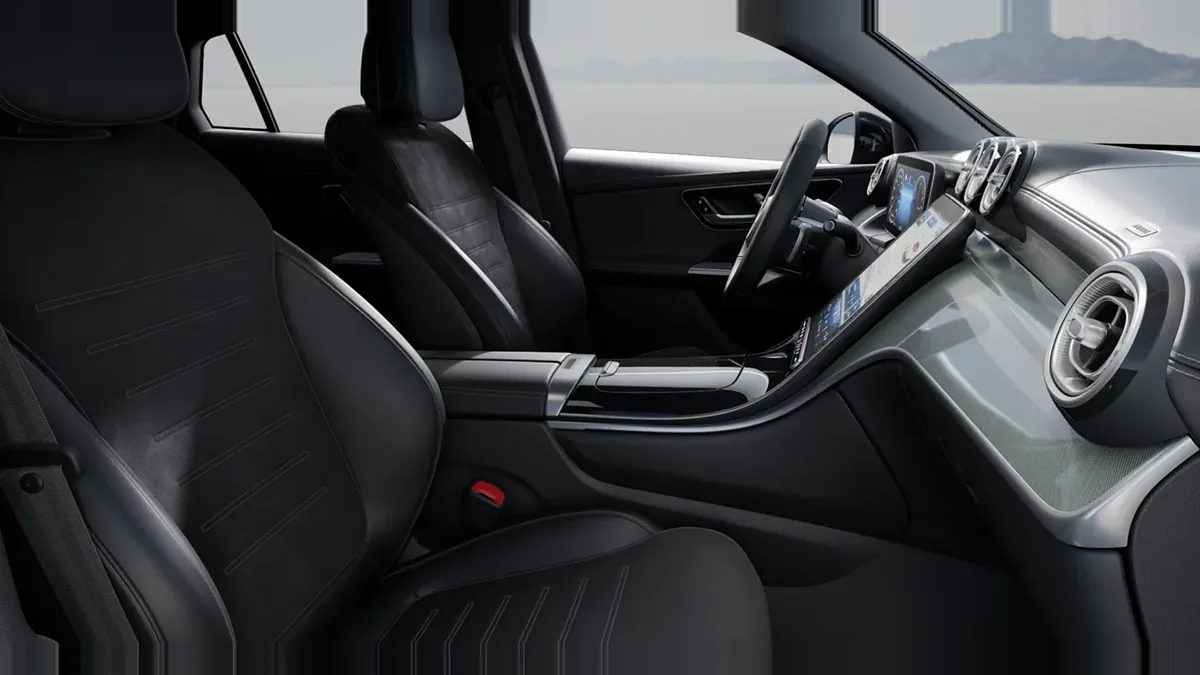 Mercedes-Benz GLC Coupé 300 de 4MATIC QS de renting para Burgos — Interior