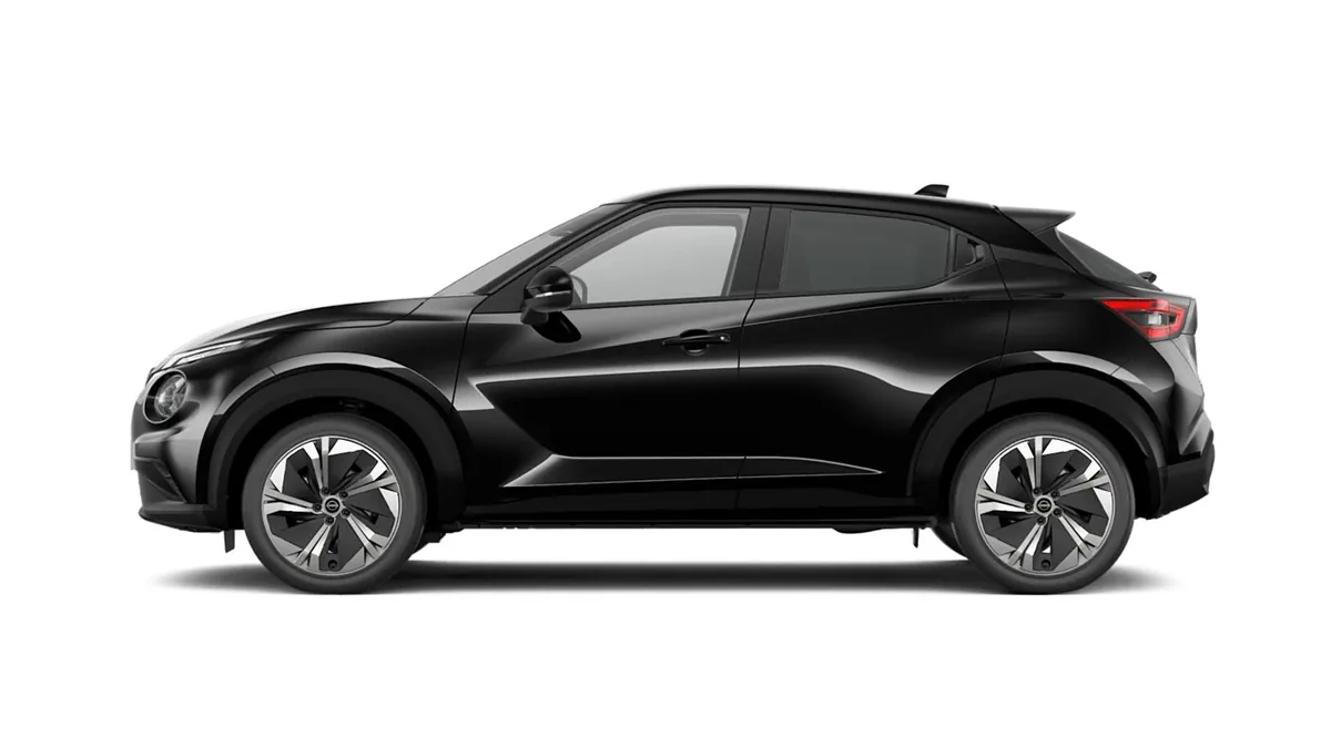 Nissan JUKE HYBRID N-CONNECTA 145CV AUT. de renting para Burgos — Trasera