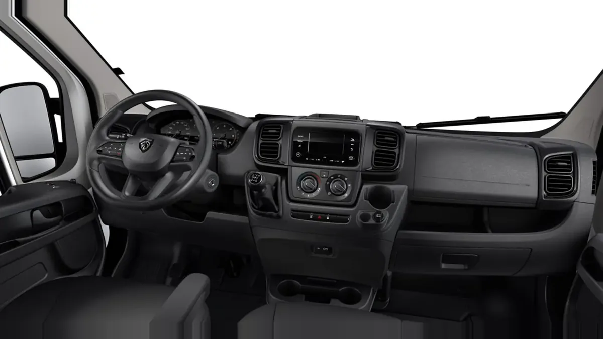 Peugeot Boxer 3.5 L2H2 BHDi S&S 6vel de renting para Burgos — Delantera