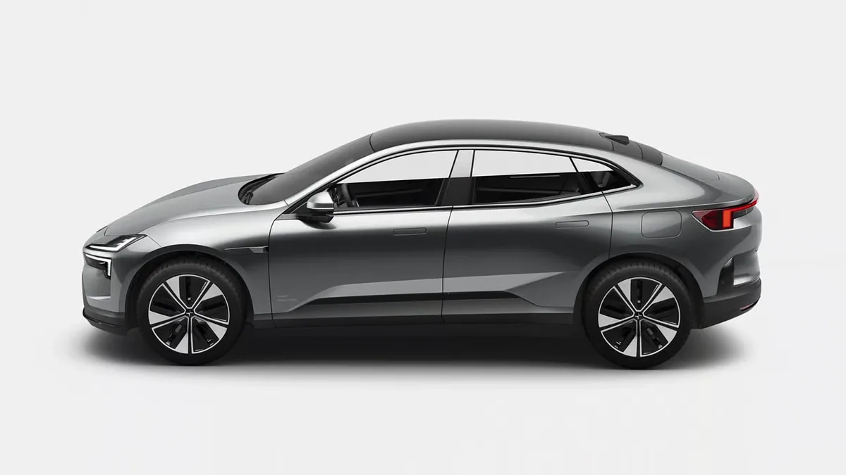 Polestar 4 Long Range Single 200kW de renting para Burgos — Lateral