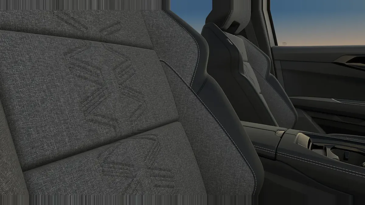 Renault Austral Evolution E-Tech Full Hybrid de renting para Burgos — Interior