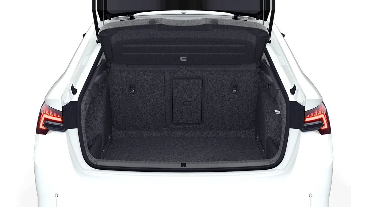 Škoda Octavia Limo Selection 2.0 TDI 150CV DSG 7vel de renting para Burgos — vista 6