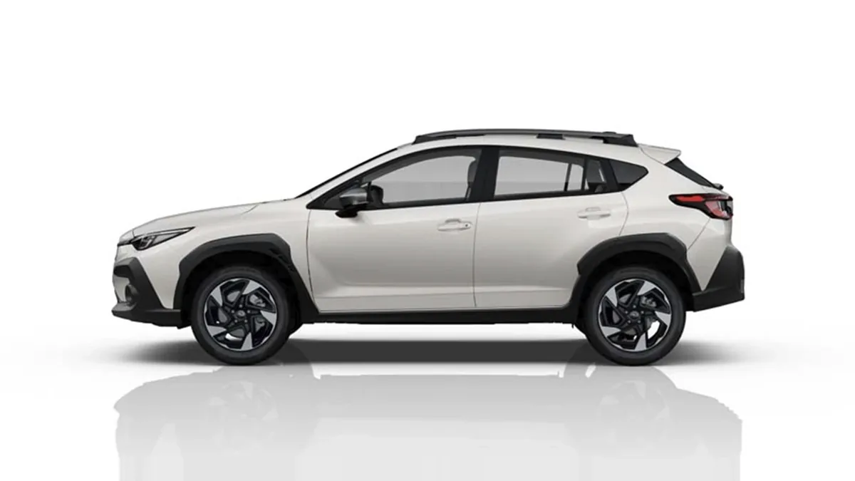 Subaru Crosstrek 2.0i Hybrid Field CVT de renting para Burgos — Trasera
