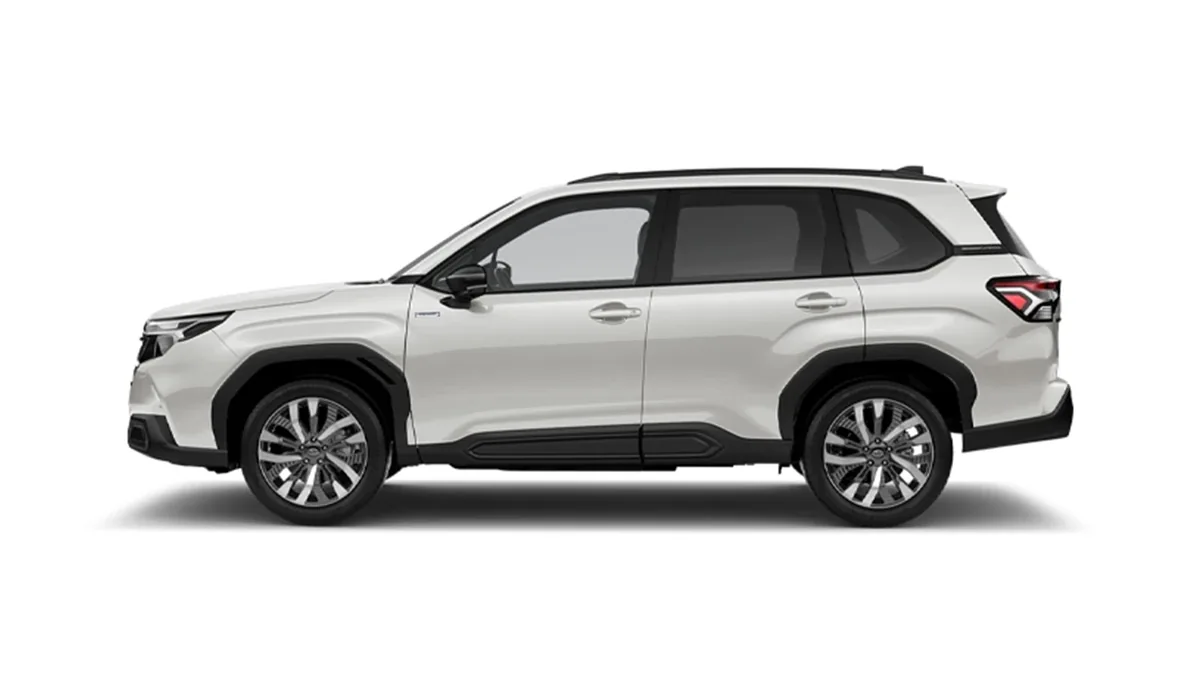 Subaru Forester 2.0i Hybrid Field CVT de renting para Burgos — Trasera