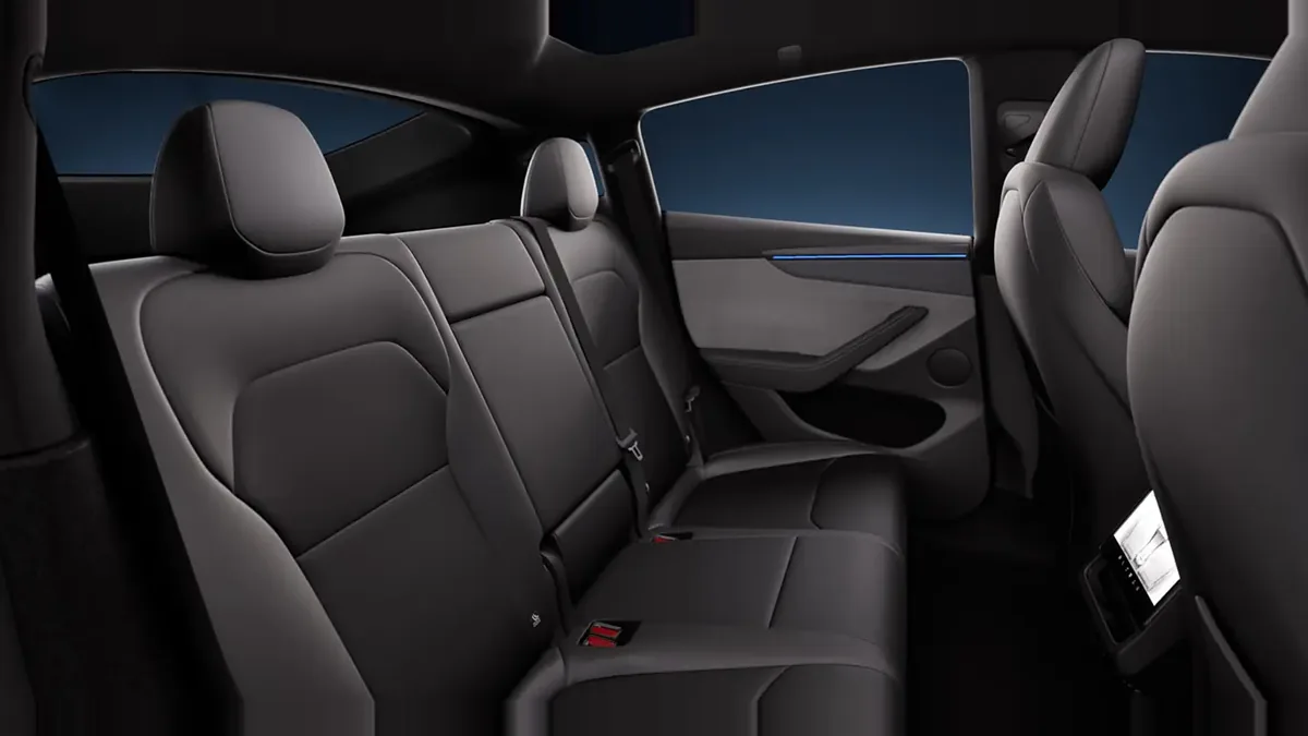 Tesla Model Y Performance AWD de renting para Burgos — Interior