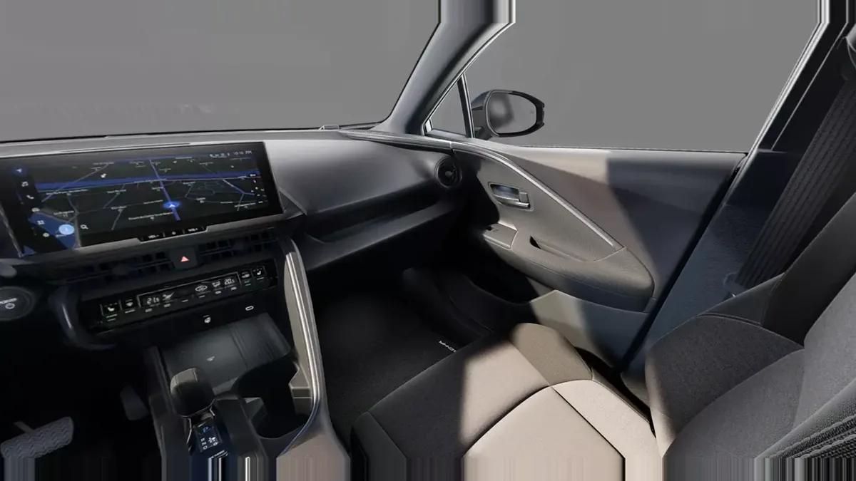Toyota C-HR Advance Plug-in Hybrid 220 de renting para Burgos — vista 6