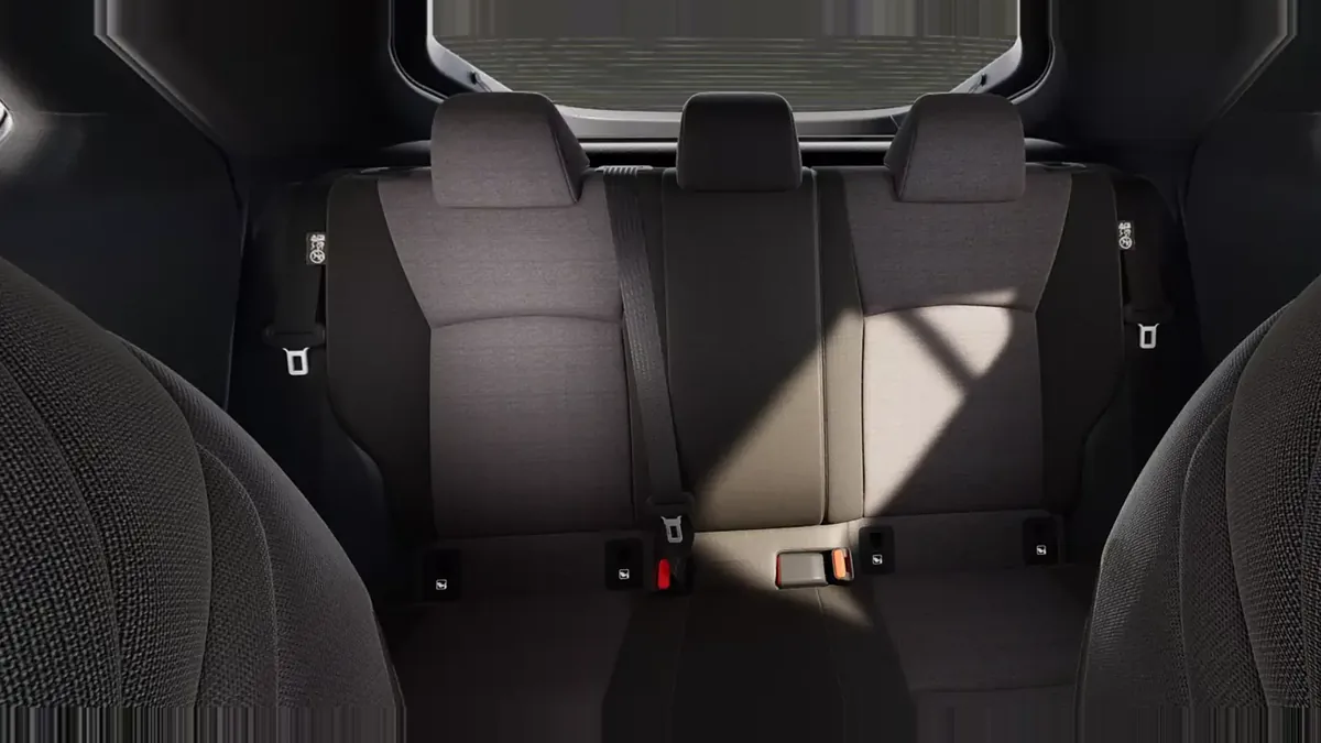 Toyota C-HR Advance Plug-in Hybrid 220 de renting para Burgos — vista 7