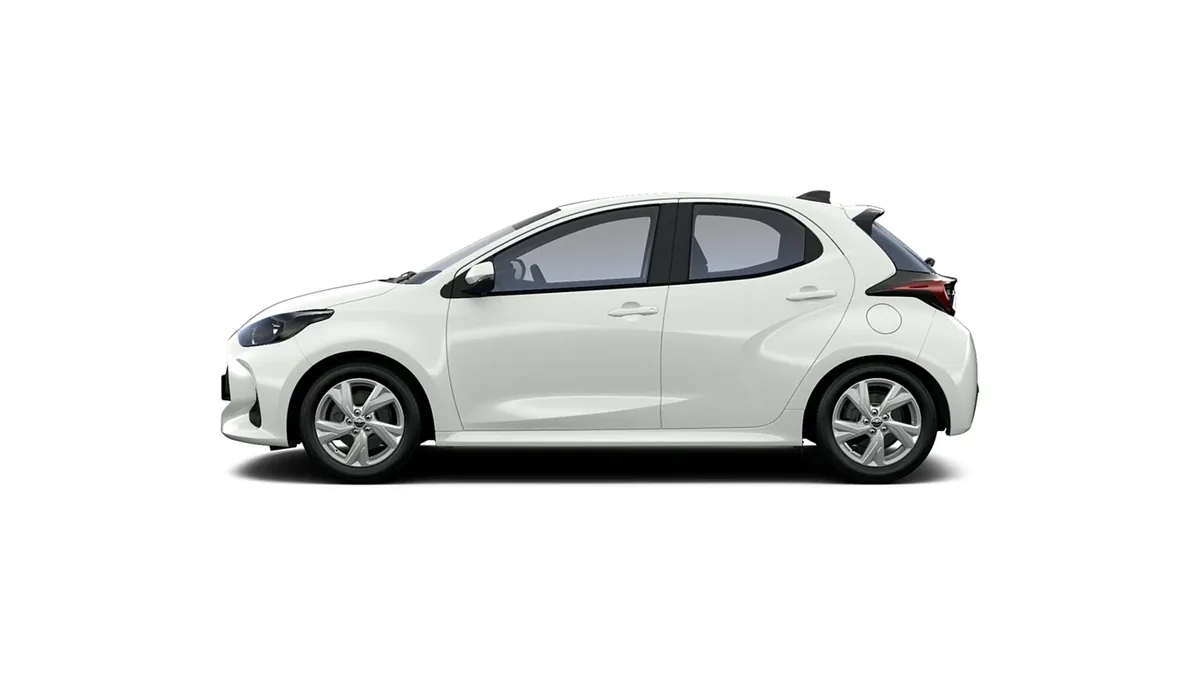 Toyota Yaris 120H 116CV Active de renting para Burgos — Delantera