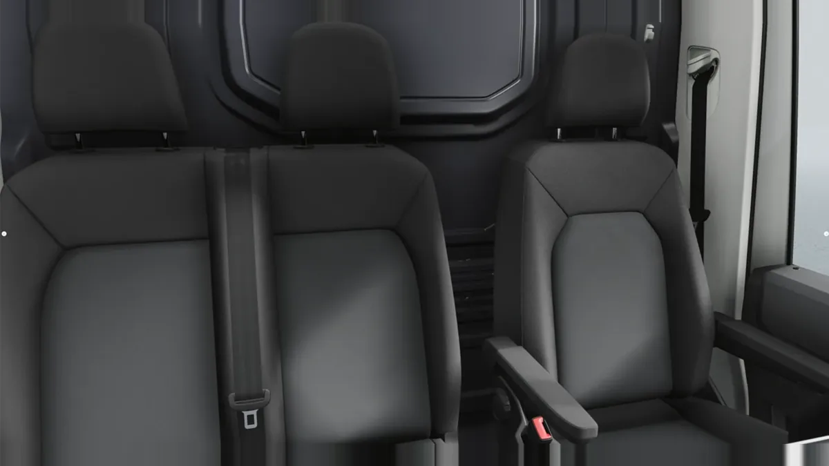 Volkswagen Crafter 35 Fresh Van BM L3 2.0 TDI FWD 103kW (140CV)  - ISOTERMO de renting para Burgos — vista 7